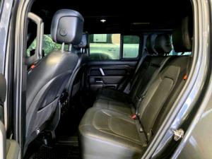 Land Rover Defender 110 D300 X-Dynamic HSE - Image 12
