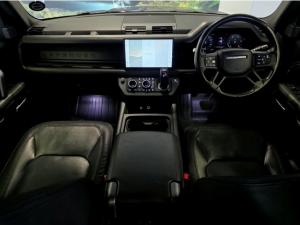 Land Rover Defender 110 D300 X-Dynamic HSE - Image 13