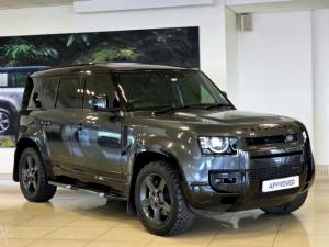 Land Rover Defender 110 D300 X-Dynamic HSE - Image 1