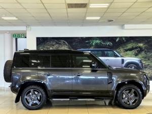 Land Rover Defender 110 D300 X-Dynamic HSE - Image 2