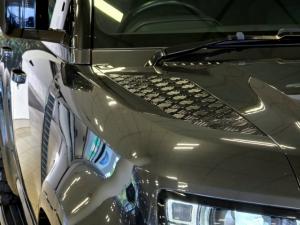 Land Rover Defender 110 D300 X-Dynamic HSE - Image 3