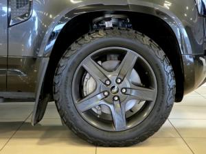 Land Rover Defender 110 D300 X-Dynamic HSE - Image 5