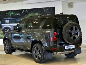 Land Rover Defender 110 D300 X-Dynamic HSE - Image 8
