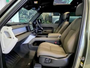 Land Rover Defender 90 D300 X-Dynamic HSE - Image 11
