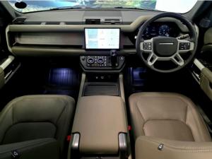 Land Rover Defender 90 D300 X-Dynamic HSE - Image 13