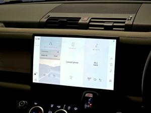 Land Rover Defender 90 D300 X-Dynamic HSE - Image 19
