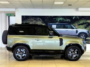 Land Rover Defender 90 D300 X-Dynamic HSE - Image 2