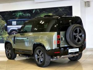 Land Rover Defender 90 D300 X-Dynamic HSE - Image 8