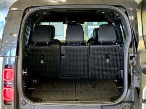 Land Rover Defender 110 D300 X-Dynamic HSE - Image 10