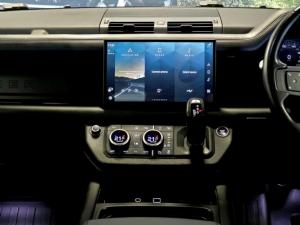 Land Rover Defender 110 D300 X-Dynamic HSE - Image 15