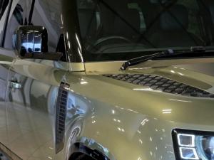 Land Rover Defender 110 D300 X-Dynamic HSE - Image 4