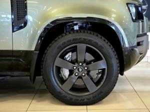 Land Rover Defender 110 D300 X-Dynamic HSE - Image 5