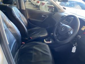 Volkswagen Polo sedan 1.6 Comfortline auto - Image 4