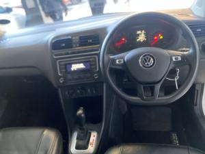 Volkswagen Polo sedan 1.6 Comfortline auto - Image 6