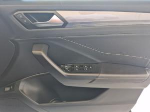 Volkswagen T-Roc 2.0TSI 4Motion Design - Image 10
