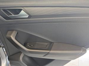 Volkswagen T-Roc 2.0TSI 4Motion Design - Image 20