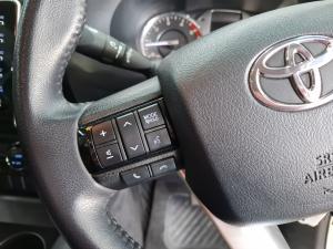 Toyota Hilux 2.8GD-6 double cab Raider auto - Image 9