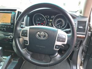 Toyota Land Cruiser 200 4.5D-4D V8 VX - Image 8