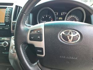 Toyota Land Cruiser 200 4.5D-4D V8 VX - Image 9
