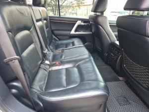 Toyota Land Cruiser 200 4.5D-4D V8 VX - Image 16