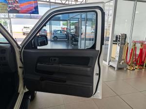 Nissan Hardbody NP300 2.5 TDi 4X4D/C - Image 15