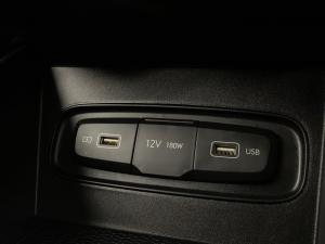 Hyundai Venue 1.0 Tgdi Fluid DCT - Image 11