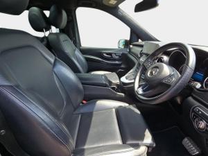 Mercedes-Benz V-Class V300d Avantgarde AMG Line - Image 13