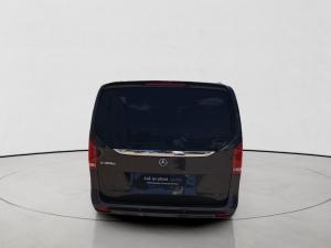 Mercedes-Benz V-Class V300d Avantgarde AMG Line - Image 8
