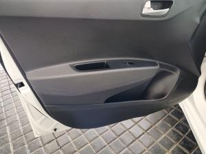 Hyundai Grand i10 1.25 Motion auto - Image 13