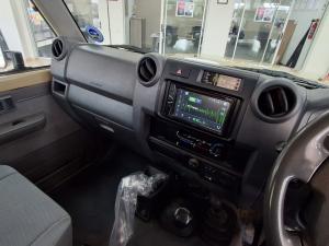 Toyota Land Cruiser 79 4.5D-4D LX V8 single cab - Image 6