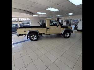 Toyota Land Cruiser 79 4.5D-4D LX V8 single cab - Image 3