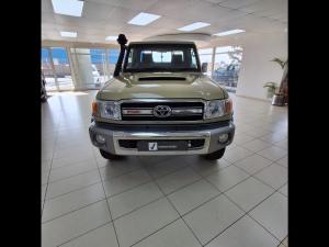Toyota Land Cruiser 79 4.5D-4D LX V8 single cab - Image 4