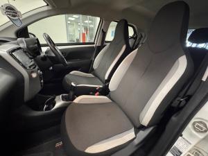 Toyota Aygo 1.0 X-Play - Image 7