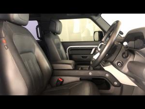 Land Rover Defender 90 D300 X-Dynamic HSE - Image 10