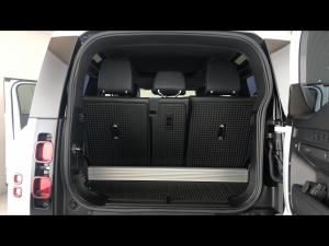 Land Rover Defender 90 D300 X-Dynamic HSE - Image 13