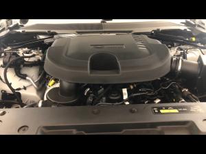 Land Rover Defender 90 D300 X-Dynamic HSE - Image 14
