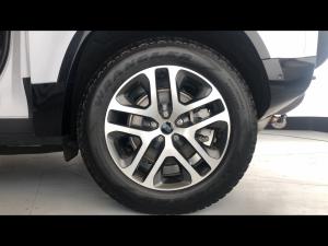 Land Rover Defender 90 D300 X-Dynamic HSE - Image 19