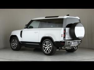 Land Rover Defender 90 D300 X-Dynamic HSE - Image 21