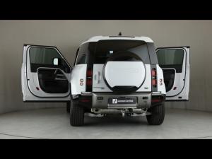 Land Rover Defender 90 D300 X-Dynamic HSE - Image 24
