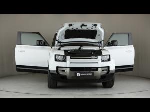 Land Rover Defender 90 D300 X-Dynamic HSE - Image 28