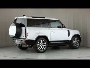 Land Rover Defender 90 D300 X-Dynamic HSE - Image 2