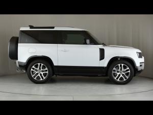 Land Rover Defender 90 D300 X-Dynamic HSE - Image 3