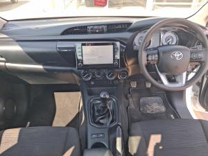 Toyota Hilux 2.4GD-6 single cab 4x4 Raider manual - Image 6