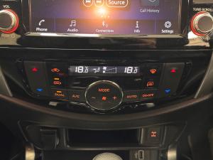 Nissan Navara 2.5DDTi double cab LE Plus - Image 14