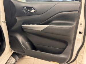 Nissan Navara 2.5DDTi double cab LE Plus - Image 21