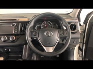 Toyota RAV4 2.0 GX - Image 8