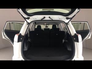 Toyota RAV4 2.0 GX - Image 13