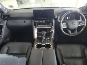Toyota Land Cruiser 300 3.3D ZX - Image 6