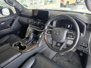Toyota Land Cruiser 300 3.3D ZX - Image 7
