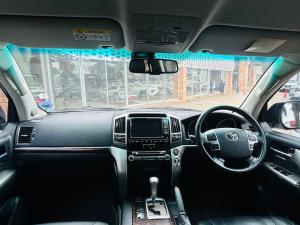 Toyota Land Cruiser 200 4.5D-4D V8 VX - Image 6